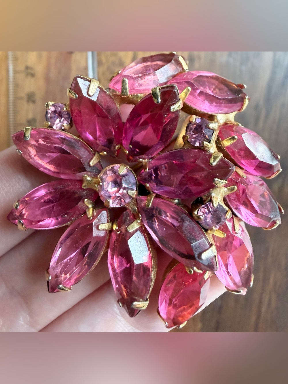 Vintage Pink Floral Rhinestone Brooch Pin Prong Set Flower Gold Tone - Picture 5 of 6